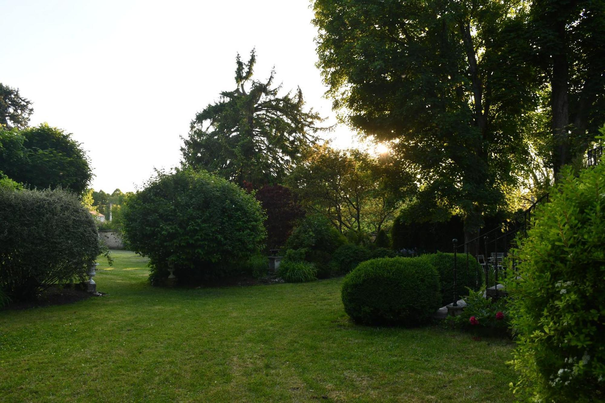 Le Val Clos, Appartement Dans Une Maison De Maitre 19E Tanlay Екстериор снимка